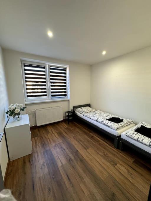 Modern Apartment In City Centre Банська Бистриця Екстер'єр фото