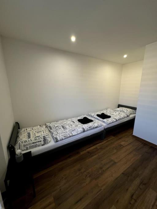 Modern Apartment In City Centre Банська Бистриця Екстер'єр фото