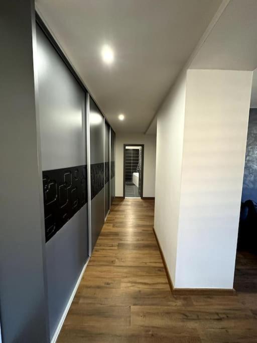 Modern Apartment In City Centre Банська Бистриця Екстер'єр фото
